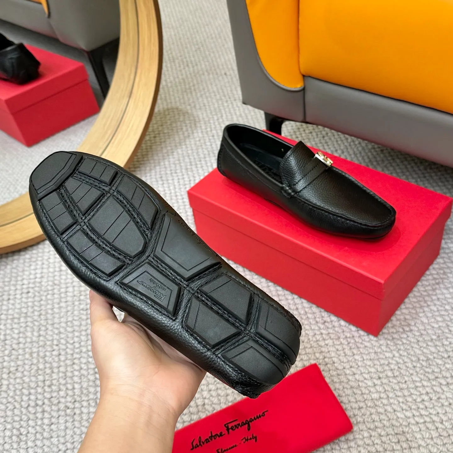 Men's men's shoes 💰420 (Yangli) Ferragamo 〰Ferragamo 2⃣️0⃣️2⃣️5️⃣ New series 👊🏻 Upper 🇮🇹 Italian imported calfskin, original outsole molding. Water-dyed sheepskin lining. The identity of every successful man is set off, and the upper and lower shoes are elegant and stable🚶🏻🚶🏻The high-end custom counter original replica is an eternal classic🔍️Number of codes: 38-46 with counter packaging